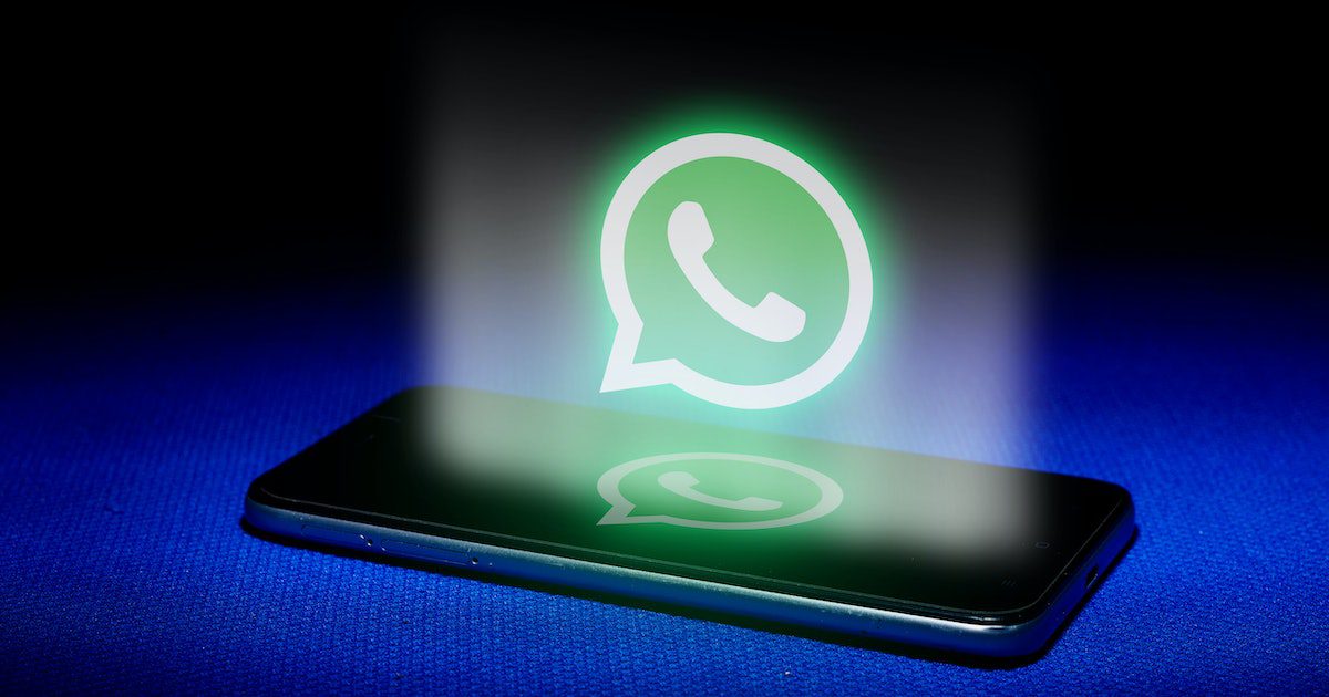 Leadgend Marketing - Displaying Whatsapp Message Coming Out From Phone